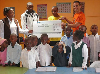 Scheck�bergabe Theresias House of Hope