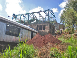 Zwei Klassenr�ume, Office, K�che und Meetingraum entstehen